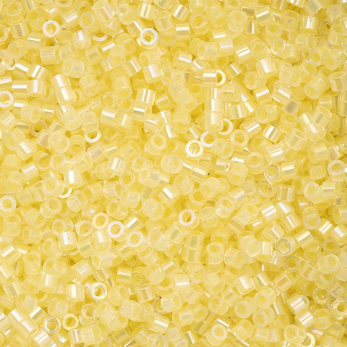 11/0 CYLIN Beads - Pale Yellow Lined***