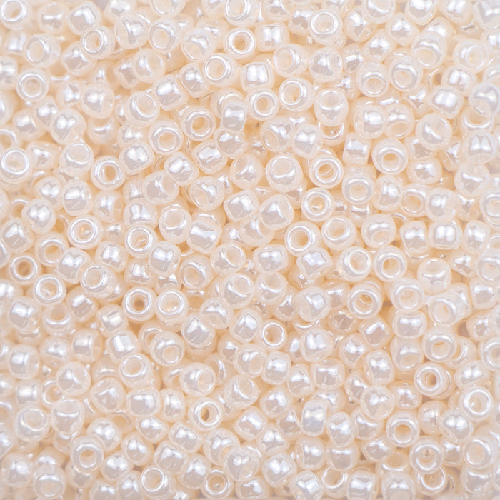 8/0 TOHO Seed Bead - Ceylon Light Ivory