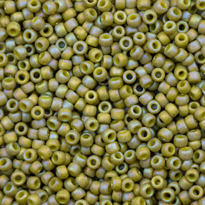 8/0 TOHO Seed Bead - Semi Glazed Rainbow - Lemongrass