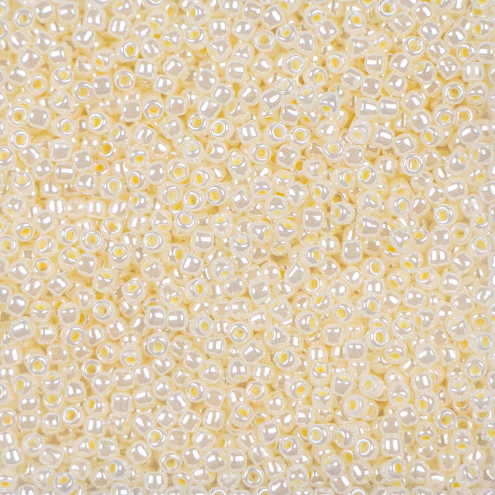 11/0 TOHO Seed Bead - Ceylon Banana Cream